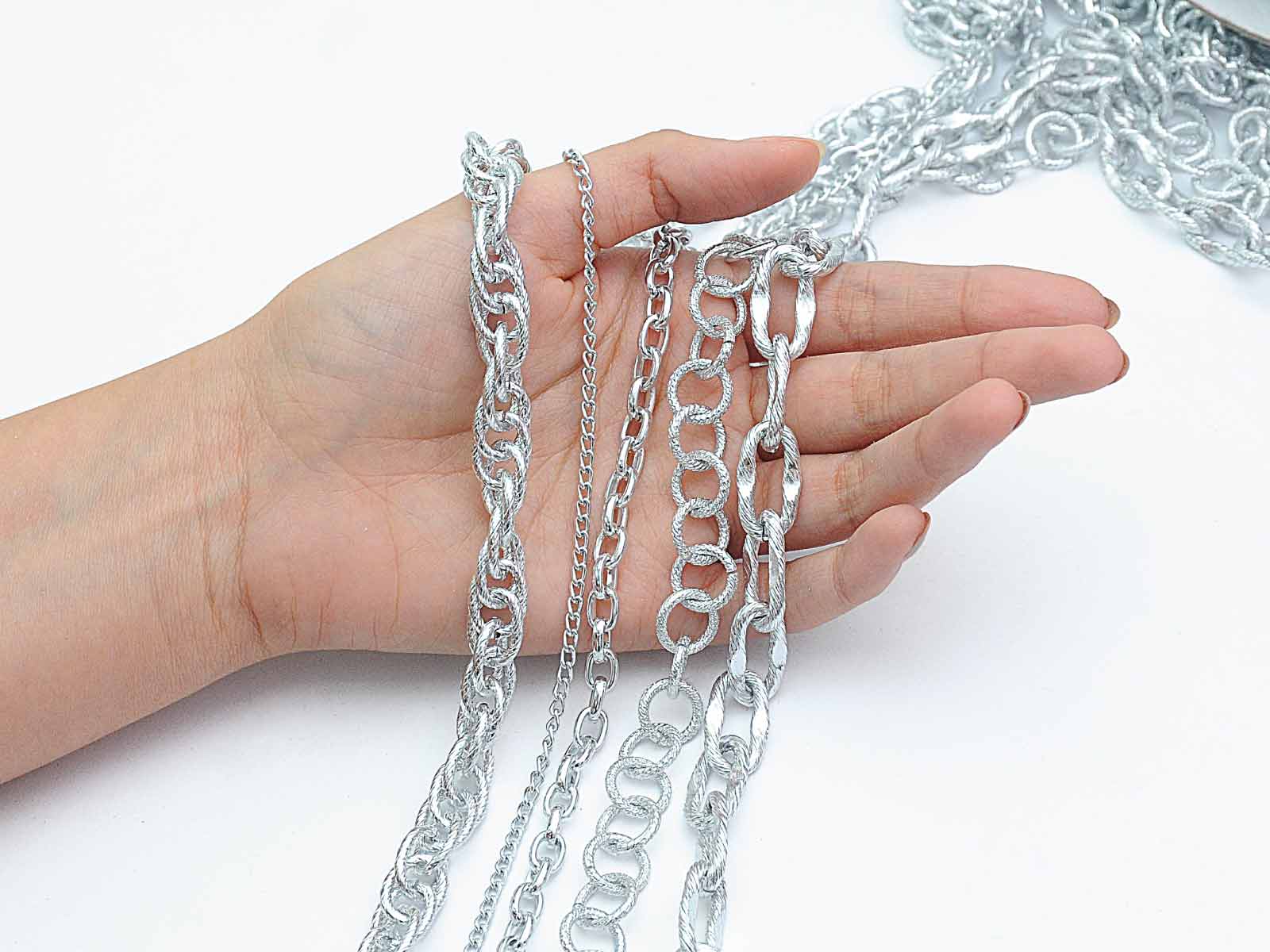 Cadenas de Aluminio: 7 Ventajas de diseñar accesorios de bisutería Stone Beads